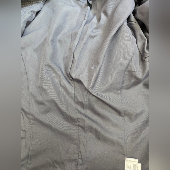 AMANDA + CHELSEA  Classic Grey Blazer With Ruched Sleeves. Size 2 - Picture 10 of 15